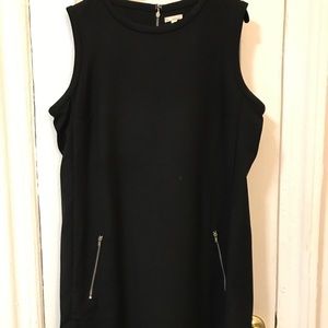 Gap sleeveless shift dress with zip pocket